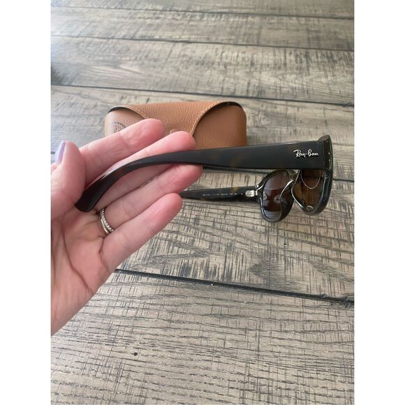 RayBan woman’s sunglasses with case - Picture 5 of 7